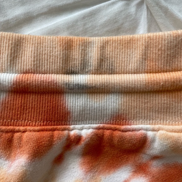 Aritzia TNA Tie Dye Shorts - Picture 3 of 4